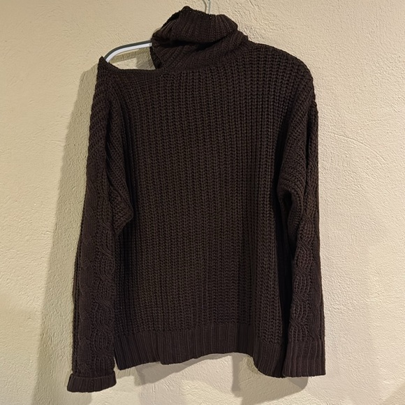 John + Jenn Sweater - Picture 9 of 11